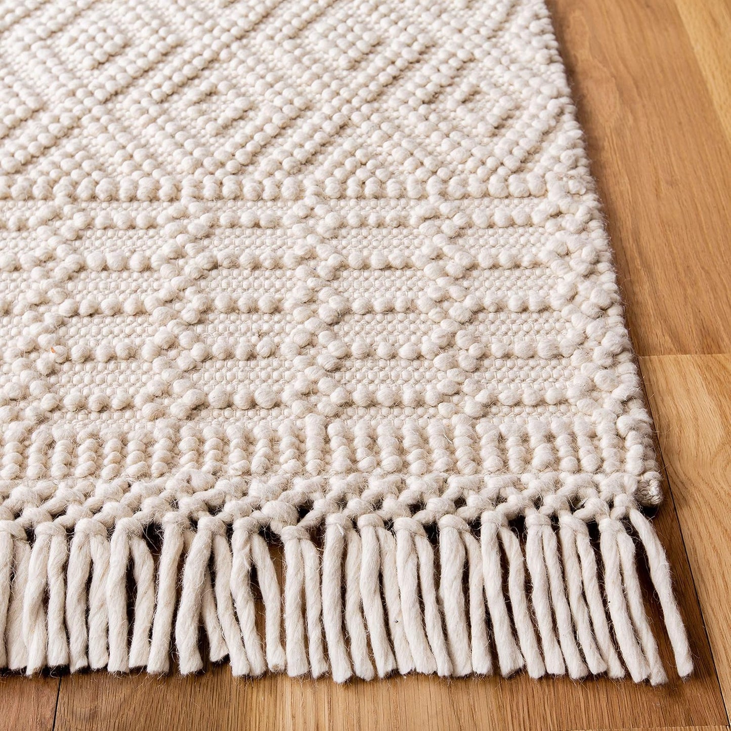 Handmade Wool Accent Rug with Fringe, 2' x 3', Ivory C826