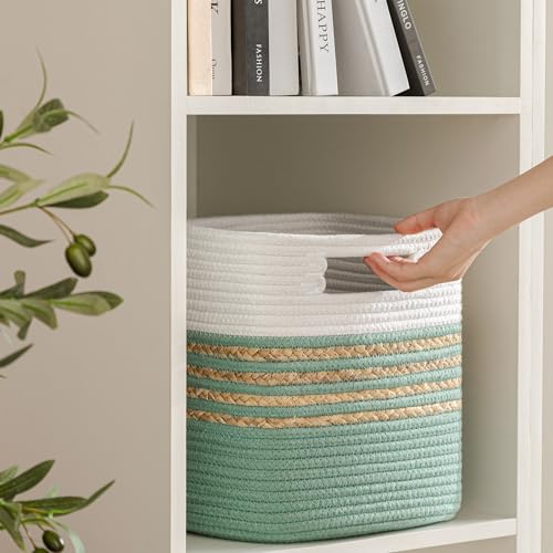 Storage Cubes Set of 4 with Handles, Woven Baskets for Shelves Q26748