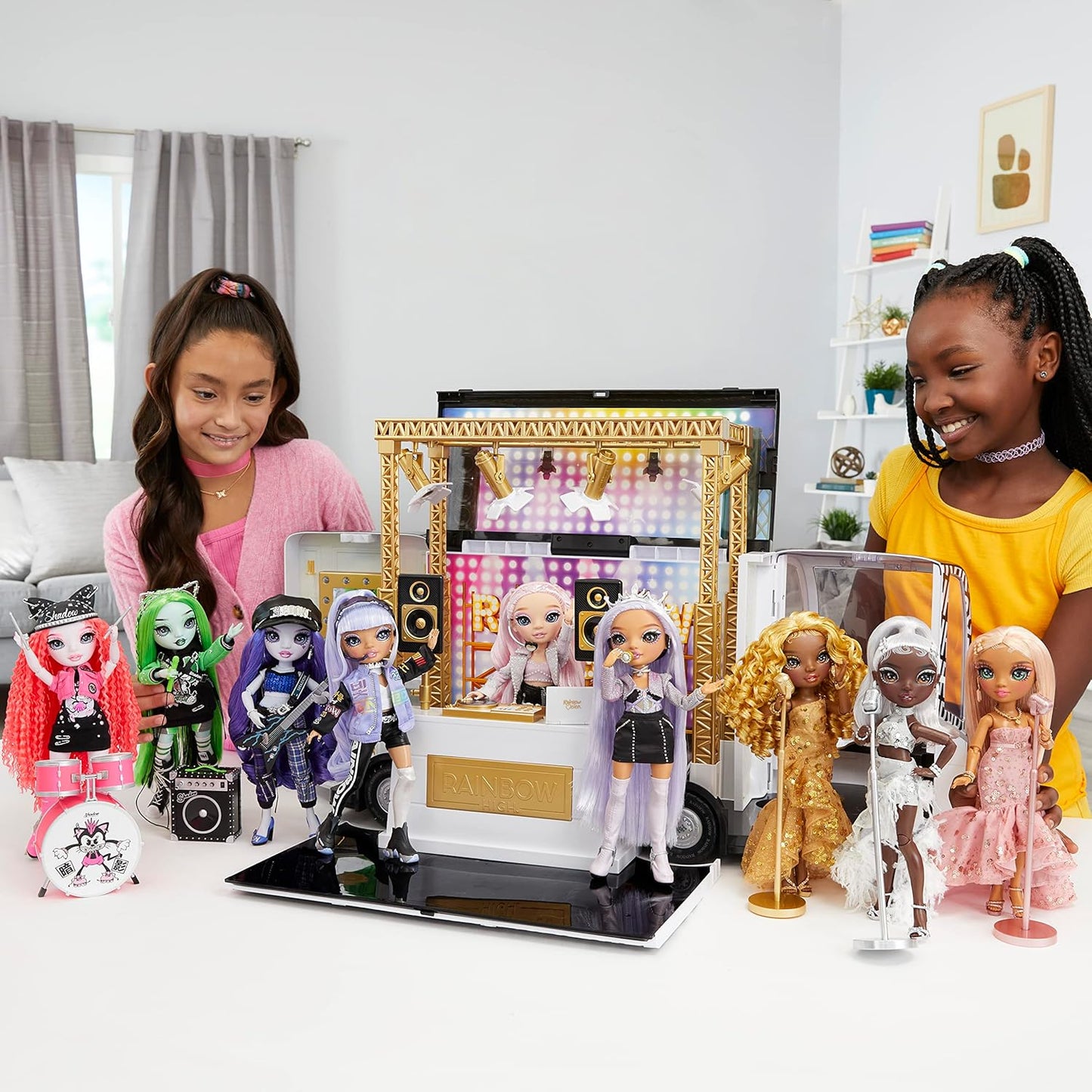 Posable Fashion Doll with 2 Outfits and Vanity Playset O567685