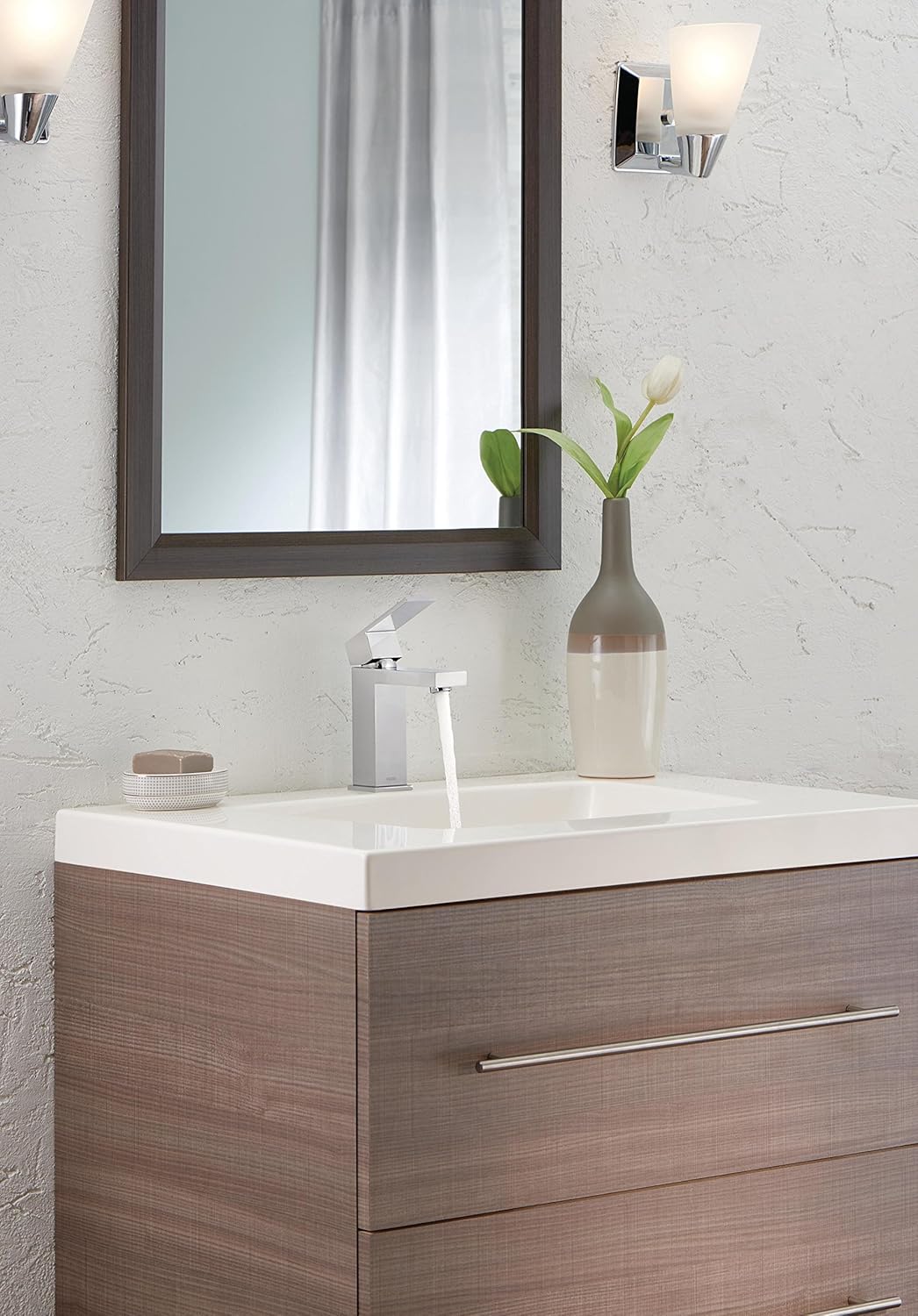 Modern Single Hole Bathroom Faucet with Drain Assembly, Chrome X349919
