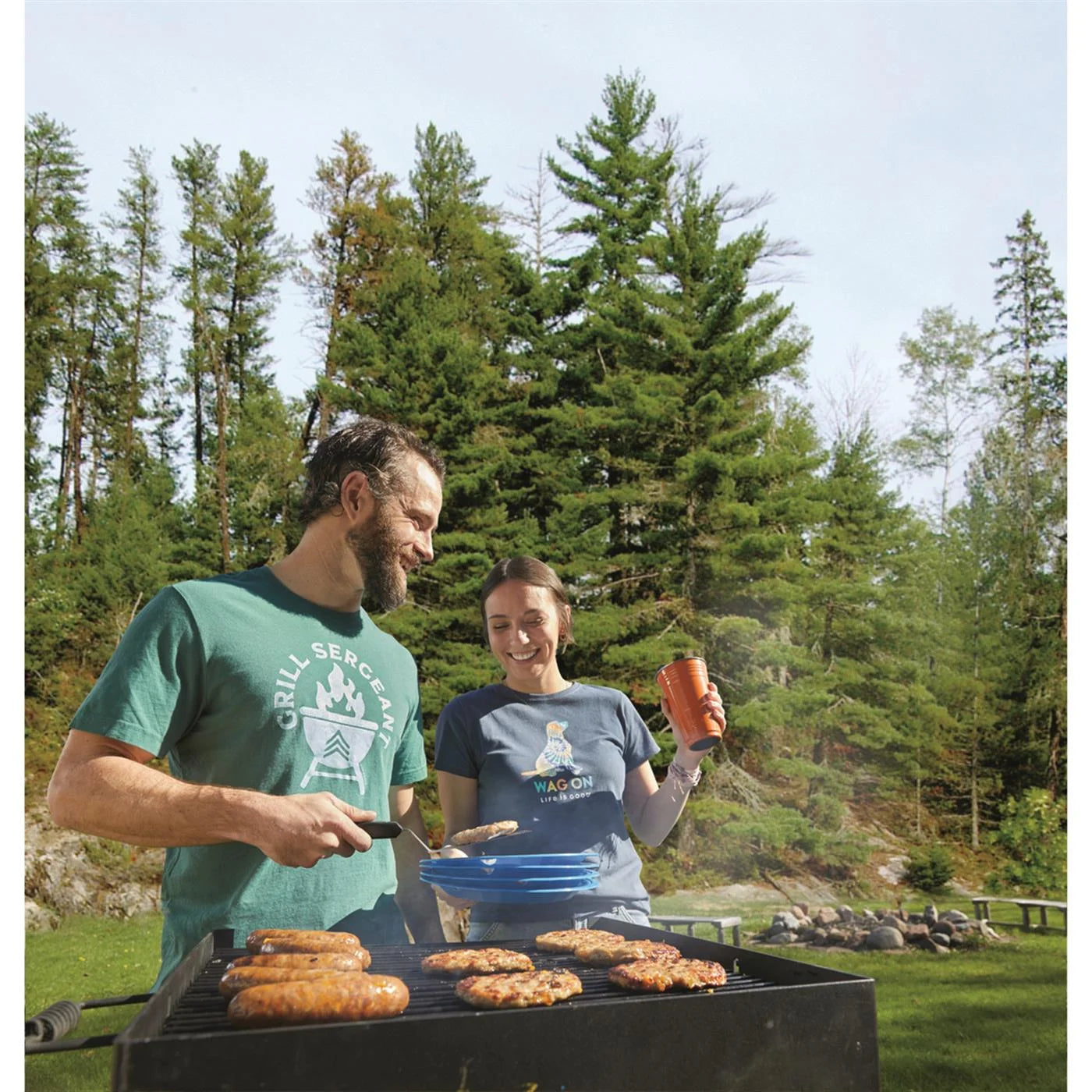 Heavy-Duty Park-Style Charcoal BBQ Grill for Camping and Outdoor Cooking S457