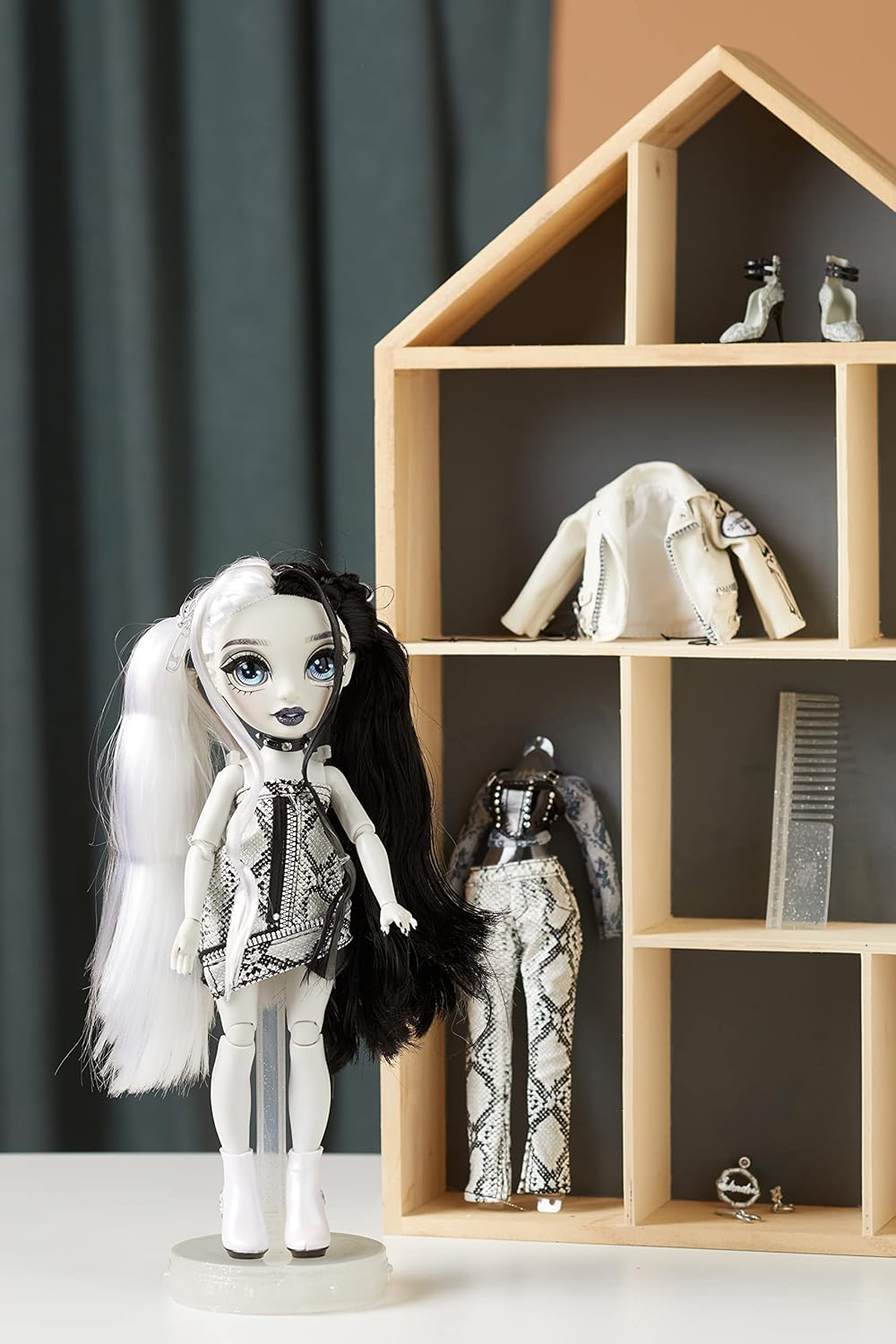 Grayscale Fashion Doll with 2 Grey Outfits and Accessories I51862