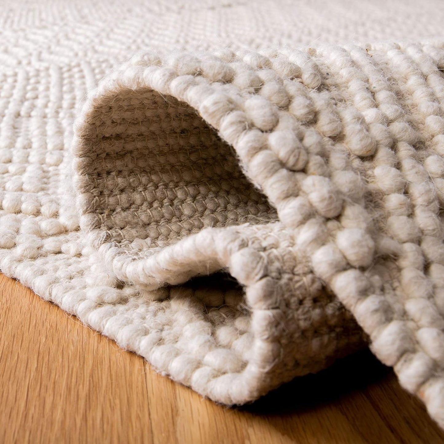Handmade Wool Accent Rug with Fringe, 2' x 3', Ivory C826