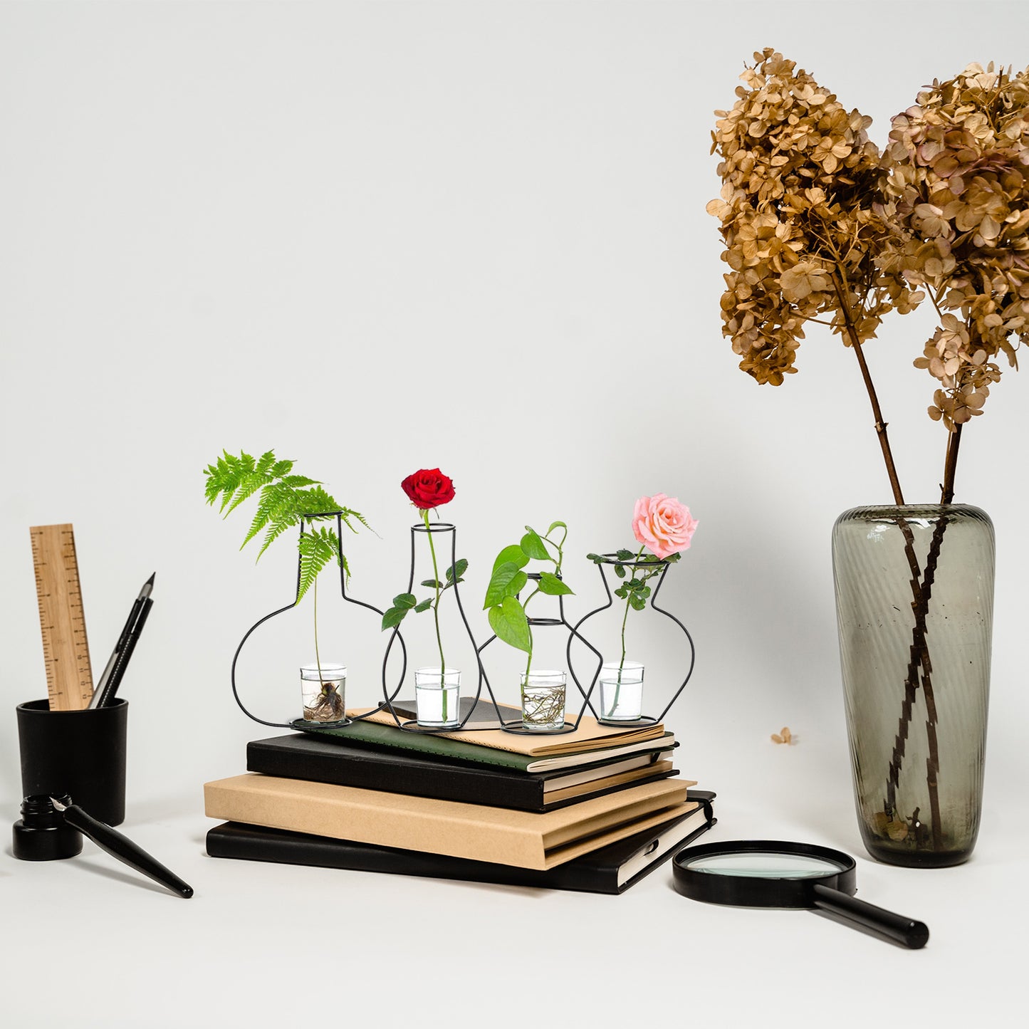 12 pcs Flower Vases with Iron Art Frame for Home Arrangement X99194