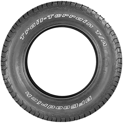 On and Off-Road Tire for Light Trucks, SUVs, and Crossovers, 265/70R17 Q8946
