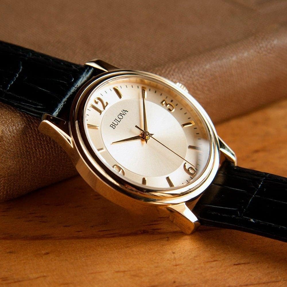 Men's Black Leather Strap Watch U605