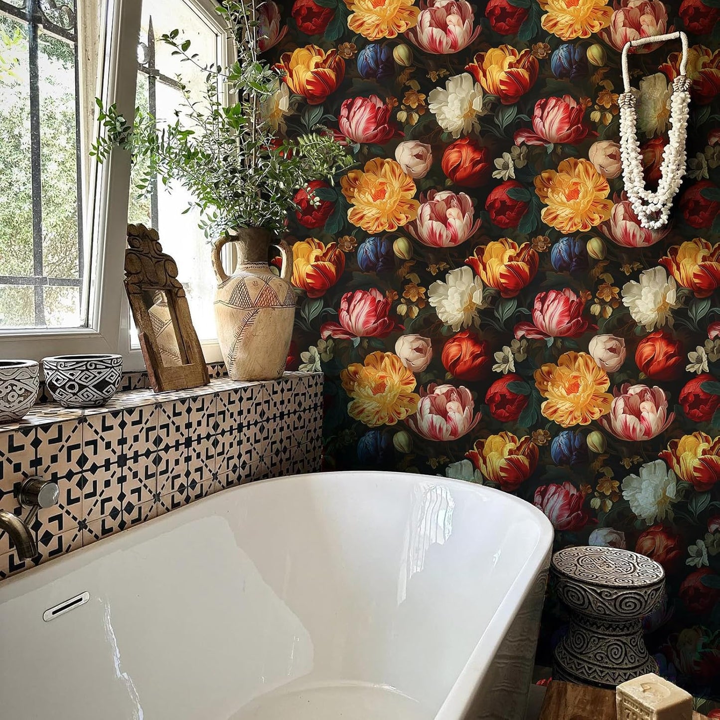 Antique Tulips Floral Peel and Stick Wallpaper for Bedroom Bathroom N48948