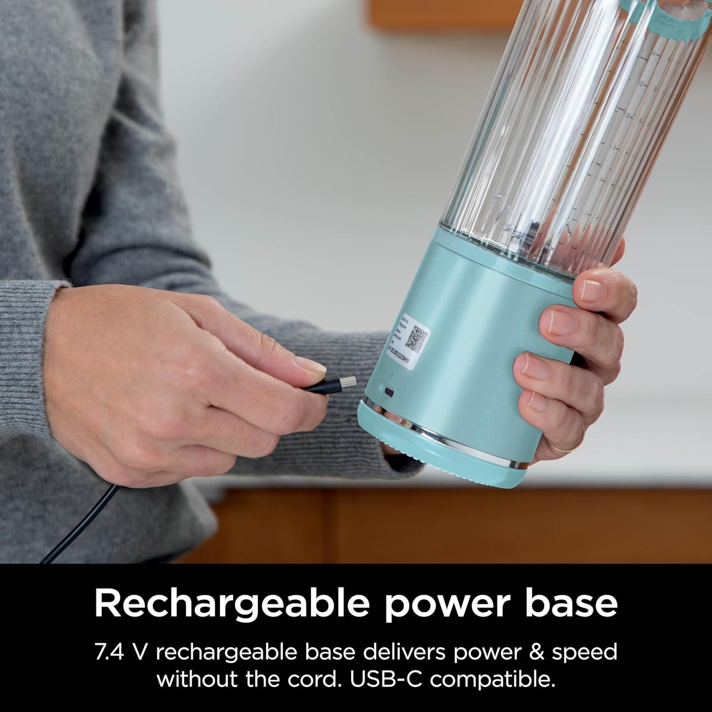 Portable Blender, Cordless, 18oz, for Shakes and Smoothies, BPA Free, USB-C Rechargeable U78248